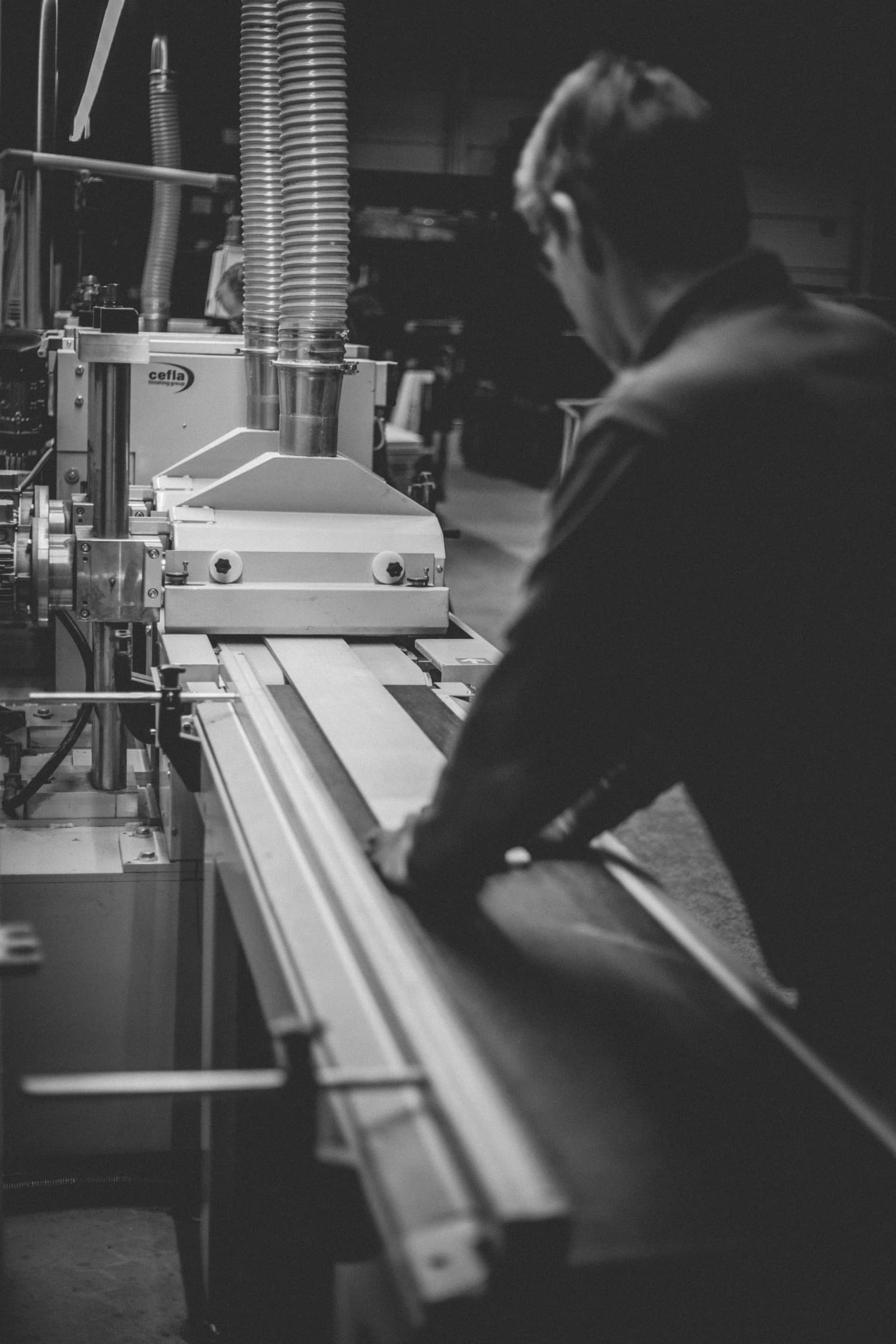 Medewerker aan de machine