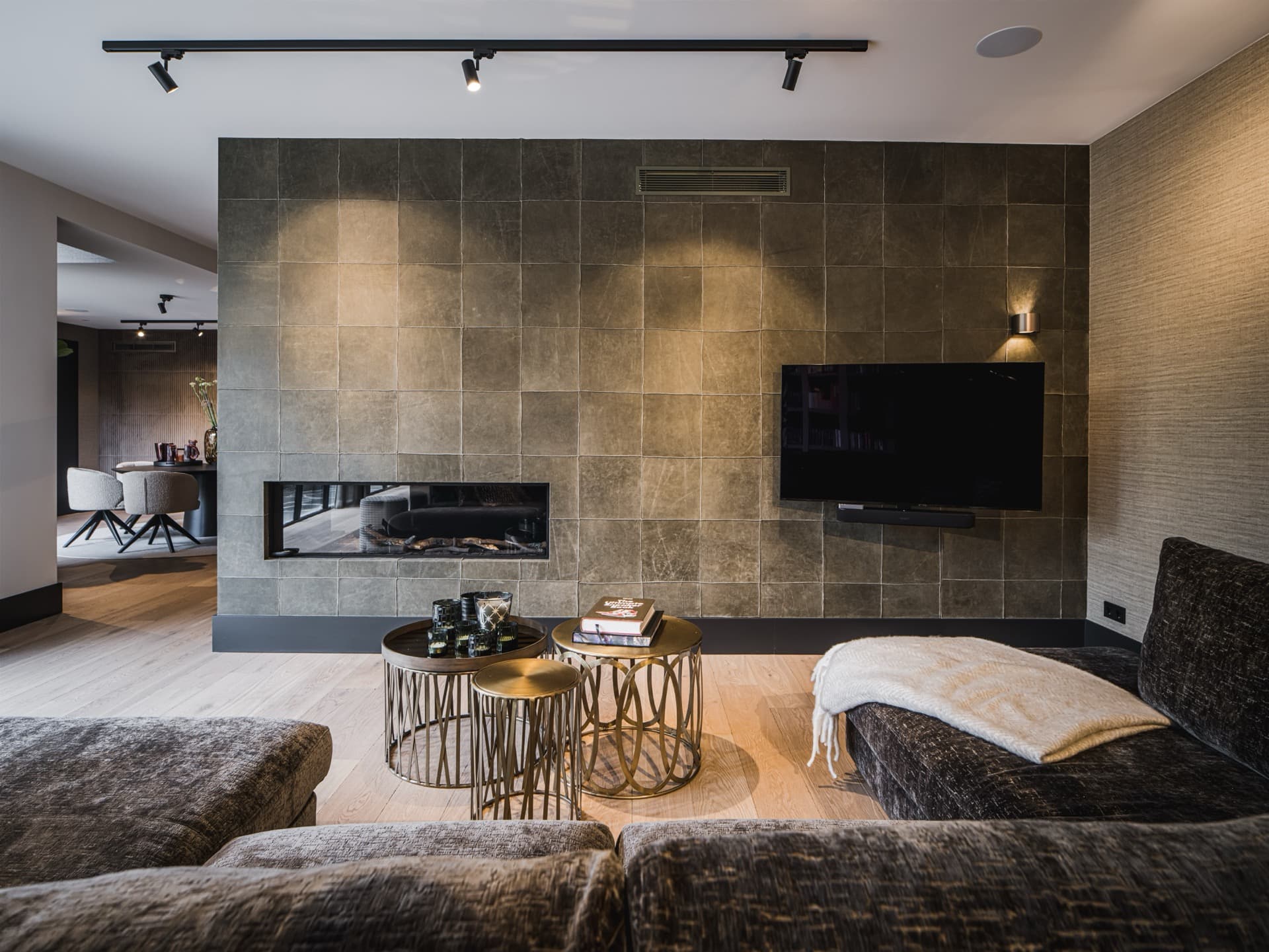 Modern Residence — Classic Ash