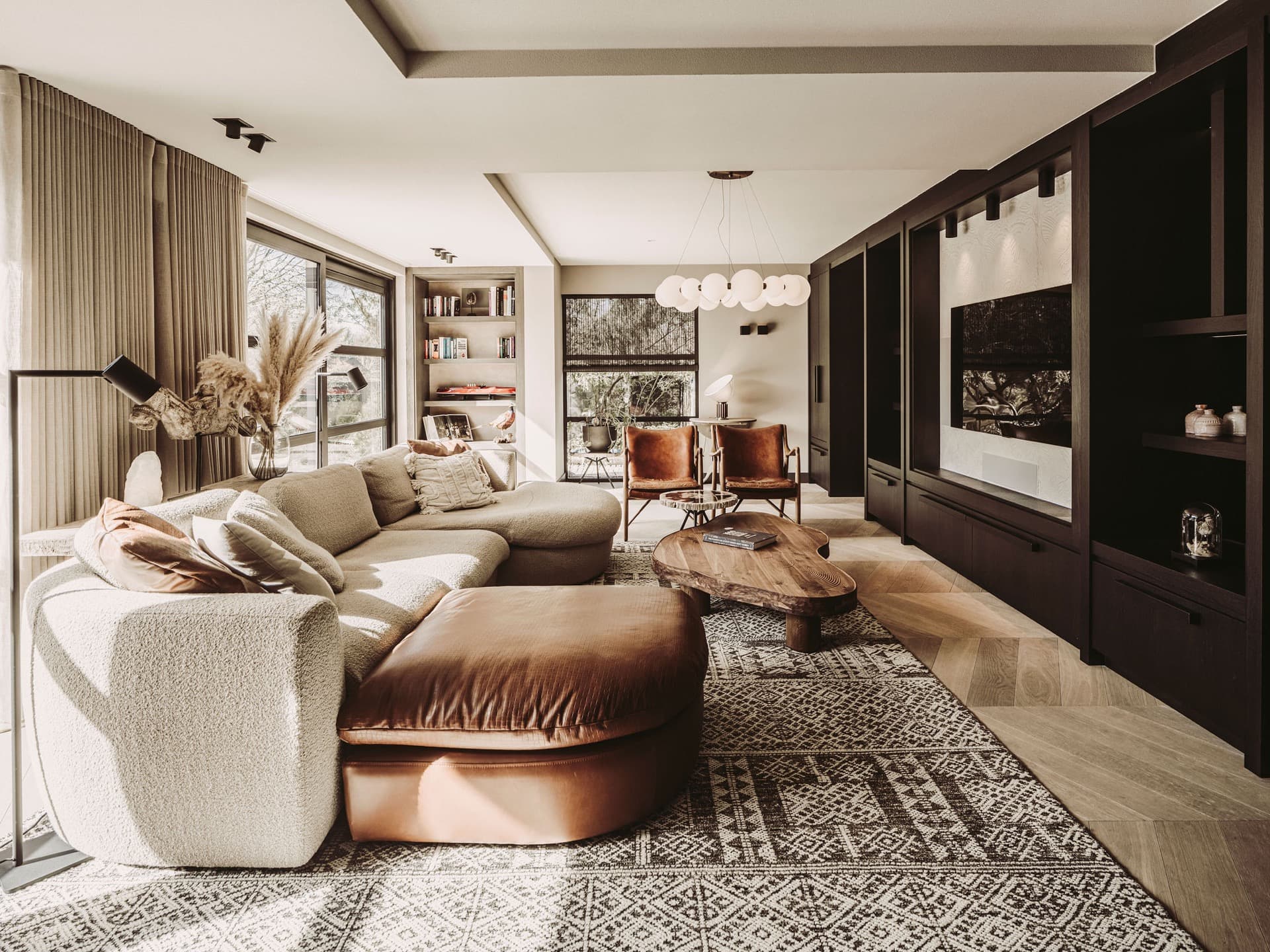 Warm Living Space — Classic Flame