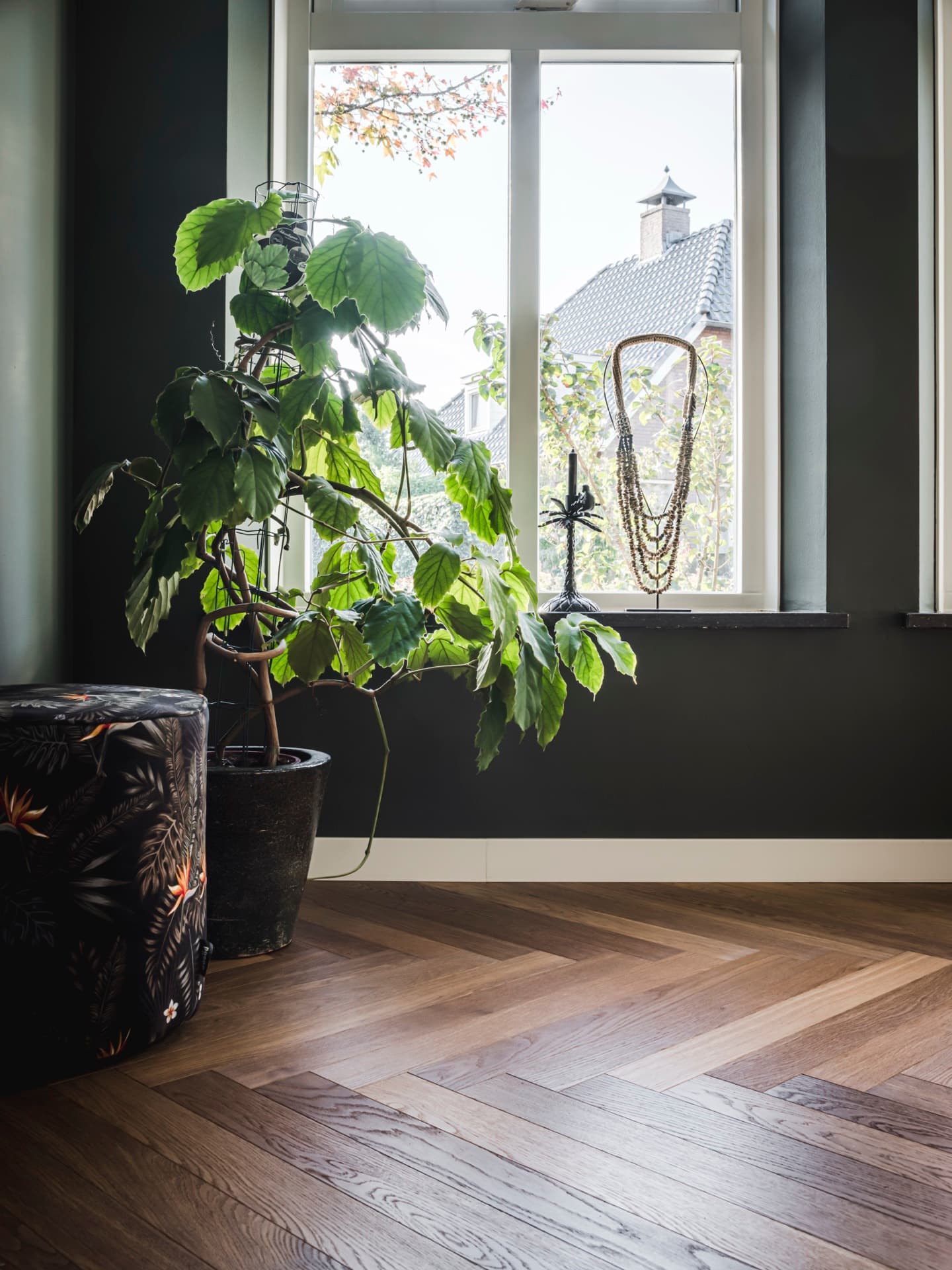 Luxury Interior — Classic Mocha — 3