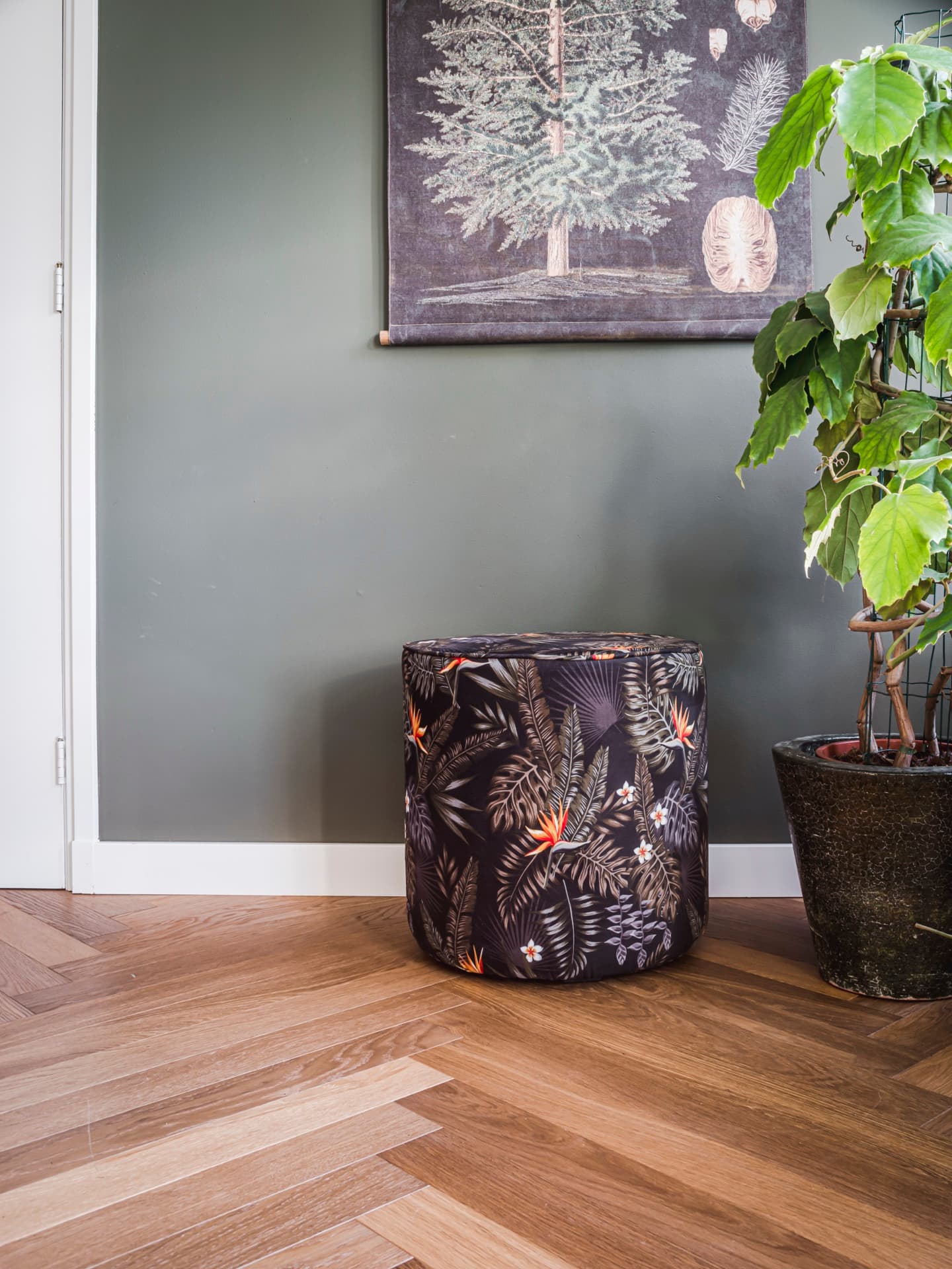 Luxury Interior — Classic Mocha — 4