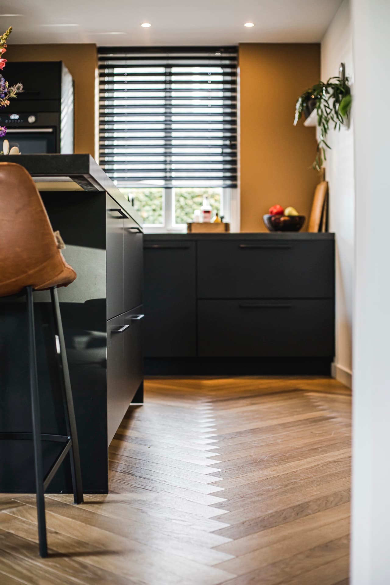 Luxury Interior — Classic Mocha — 7
