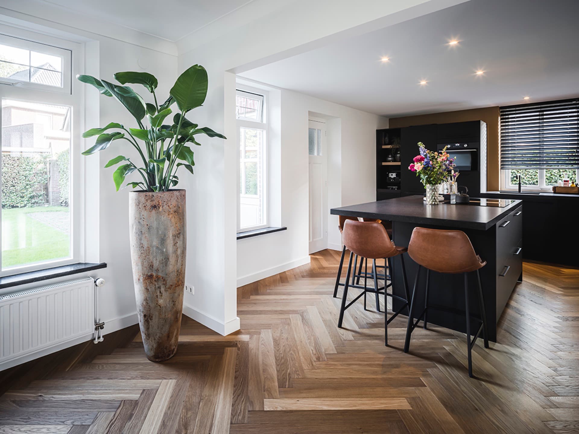 Luxury Interior — Classic Mocha — 11