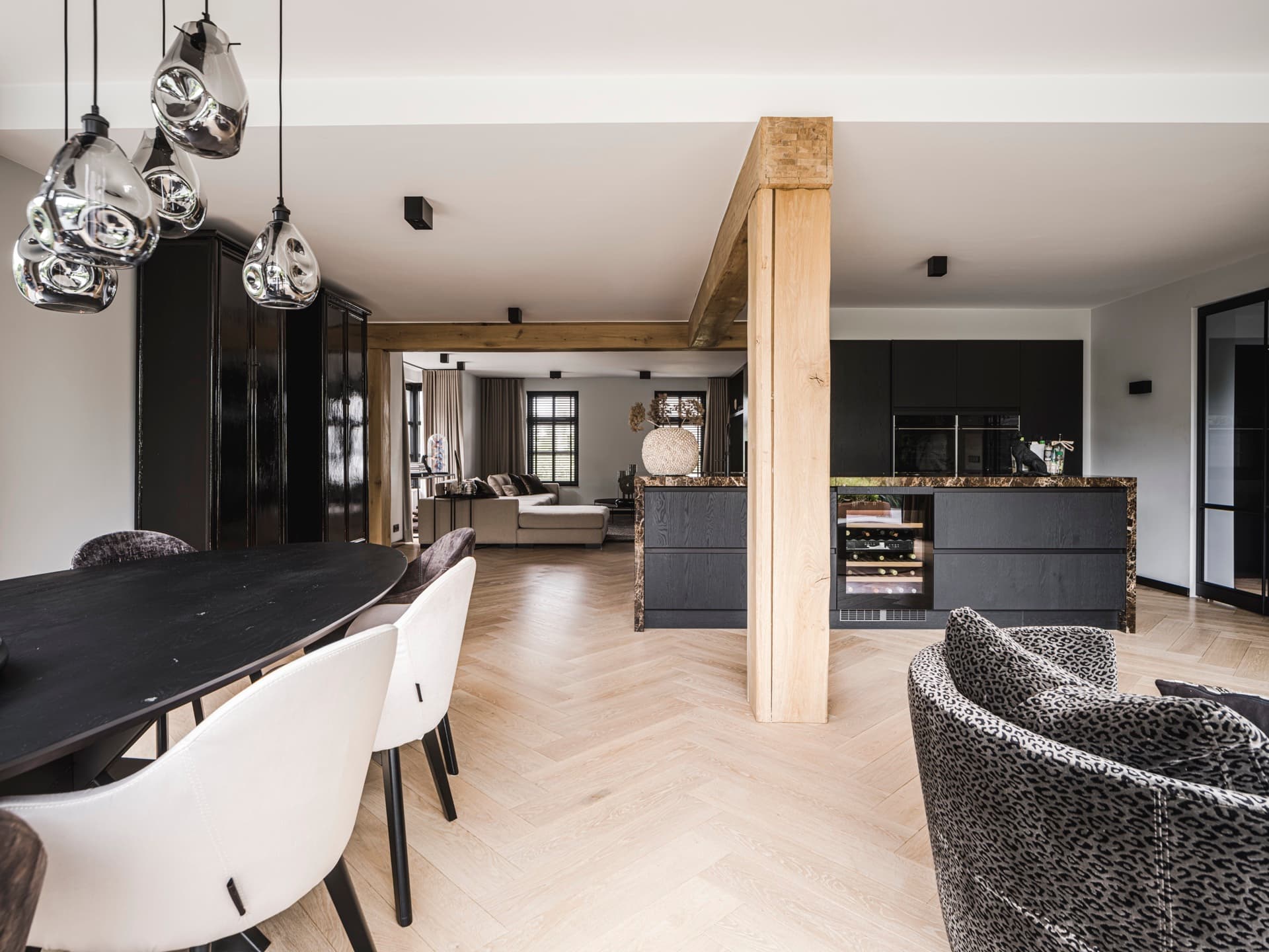 Bright Interior — Design Pearl — 13