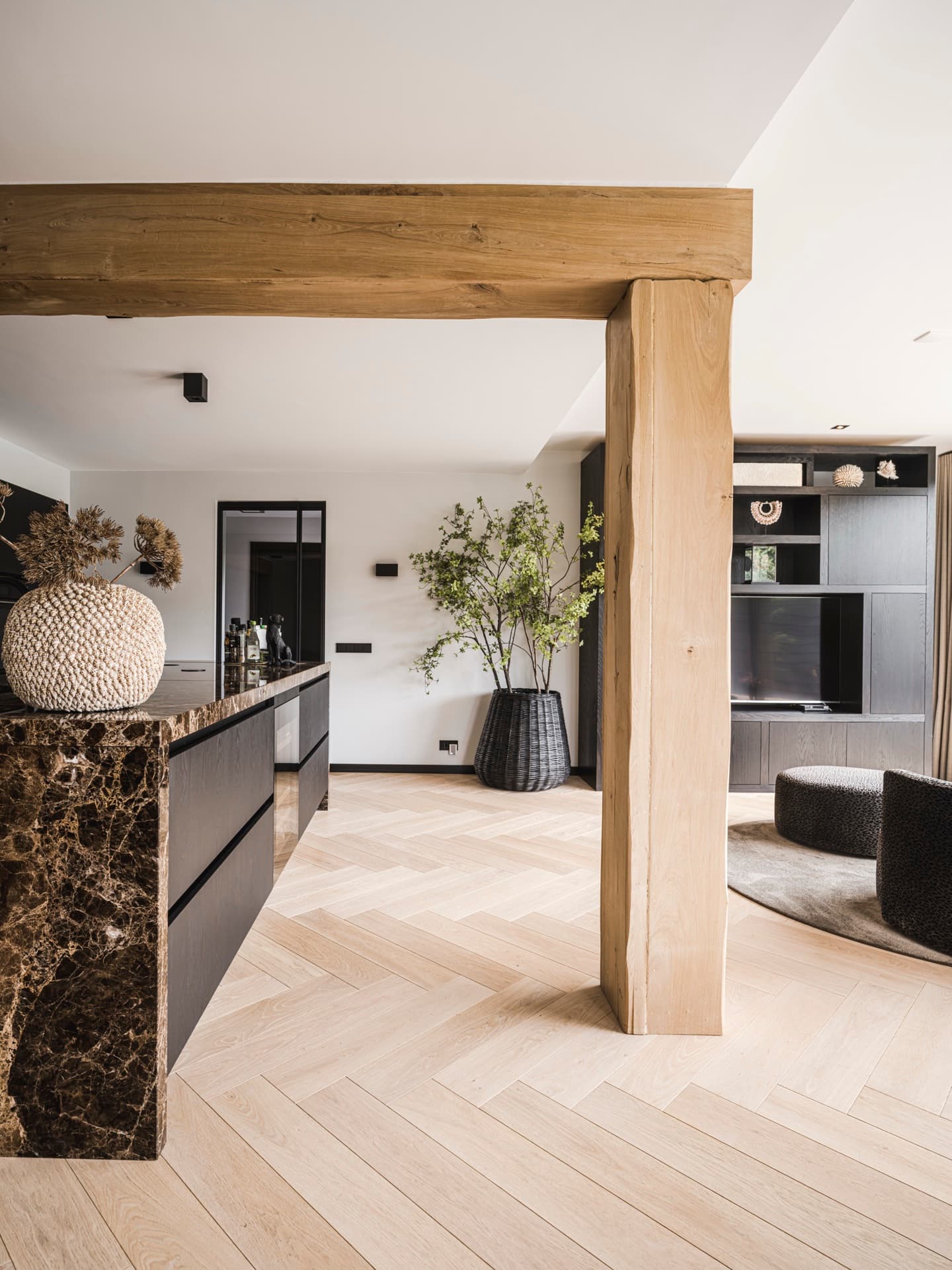 Bright Interior — Design Pearl — 14