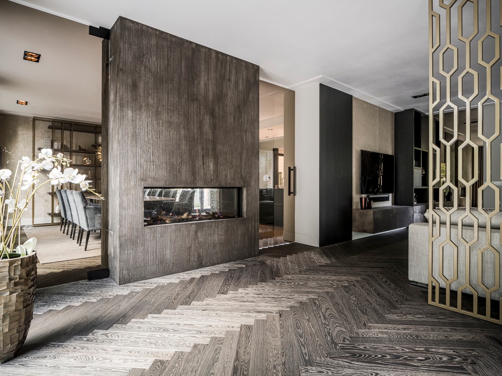 Premium Residence — Royal Ridge — 13