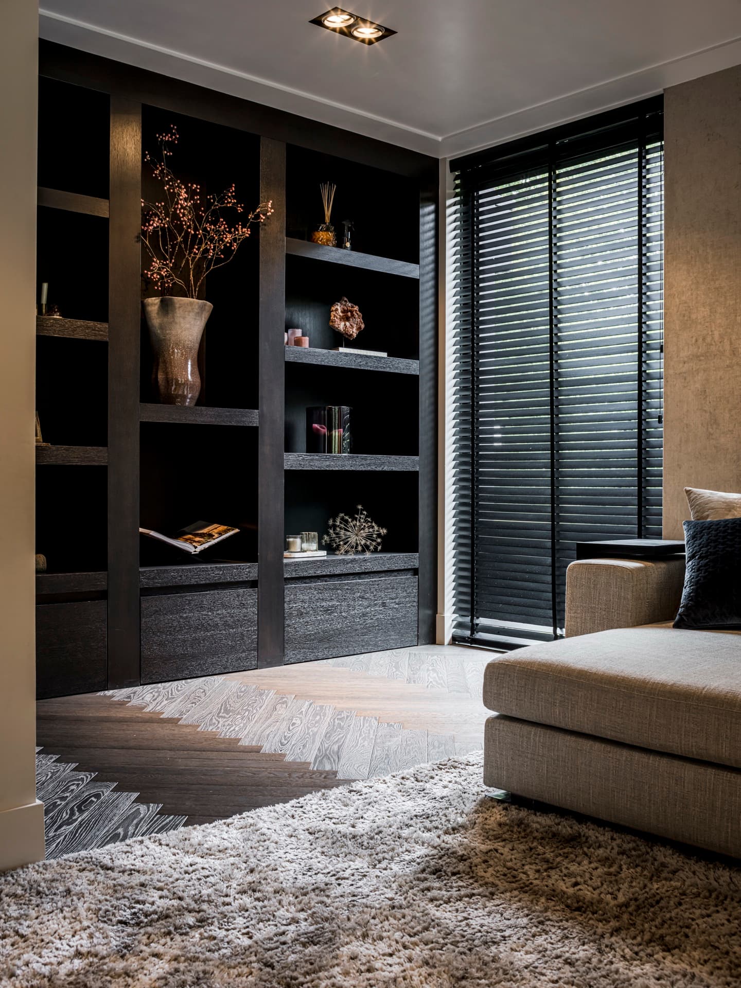 Premium Residence — Royal Ridge — 15